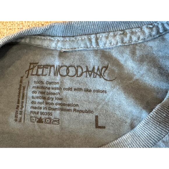 Fleetwood Mac Short Sleeve Acid Washed Blue Graphic Grunge Band T-Shirt Large - Picture 5 of 8